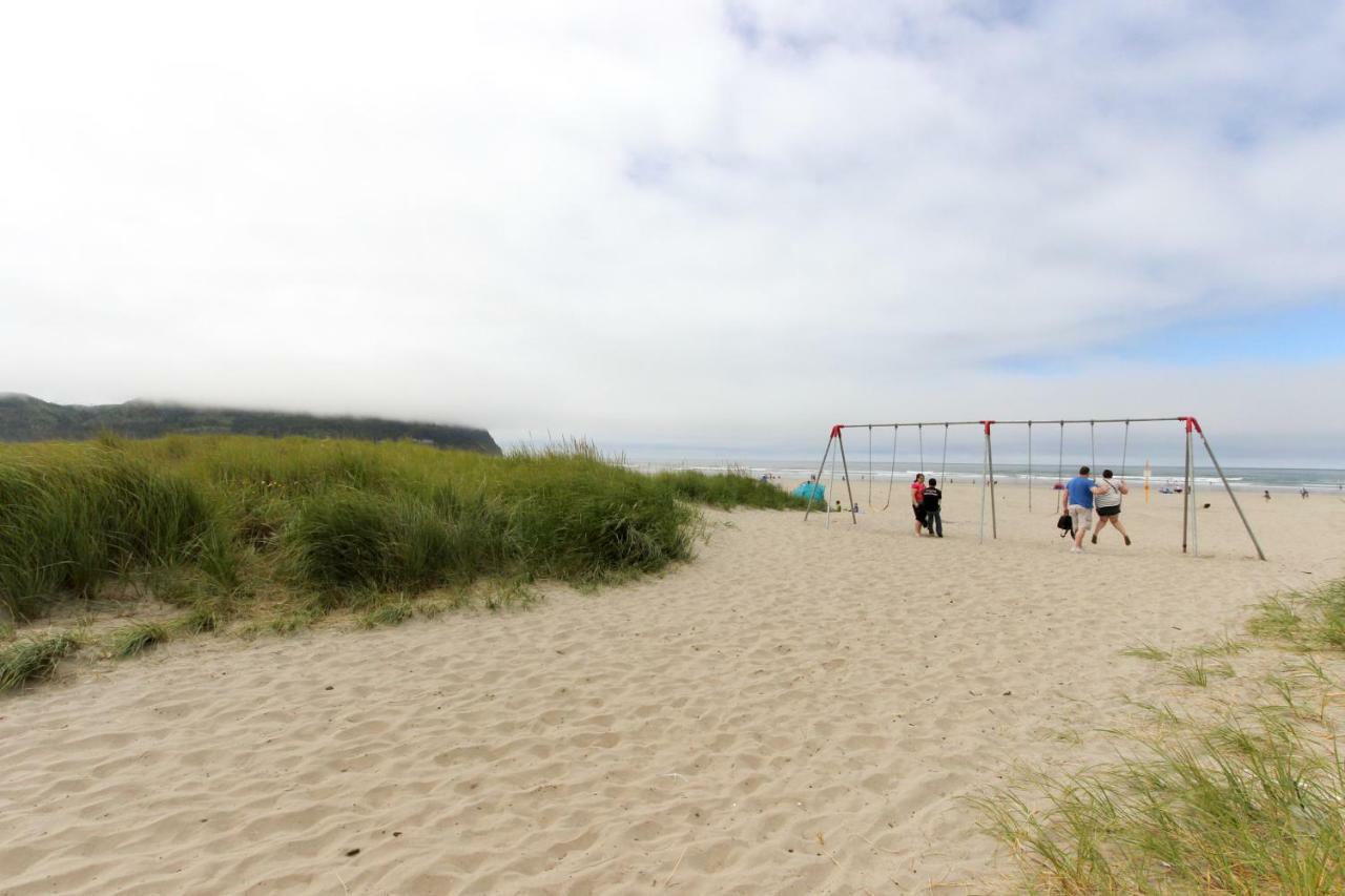 Sand & Sea: Agate Hunter Apartment Seaside Exterior photo